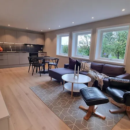 Nyoppusset Og Moderne * Svolvær